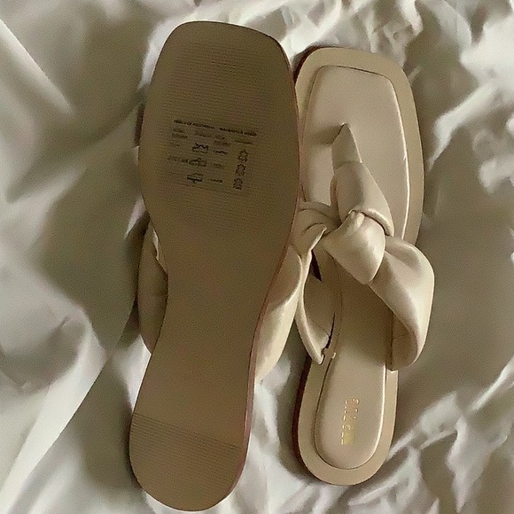 Anthropologie Maeve Puffy Knot Sandal - Picture 2 of 3